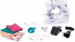 Atelier de couture avec machine à coudre