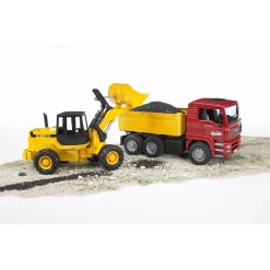 Camion benne Man et chargeur