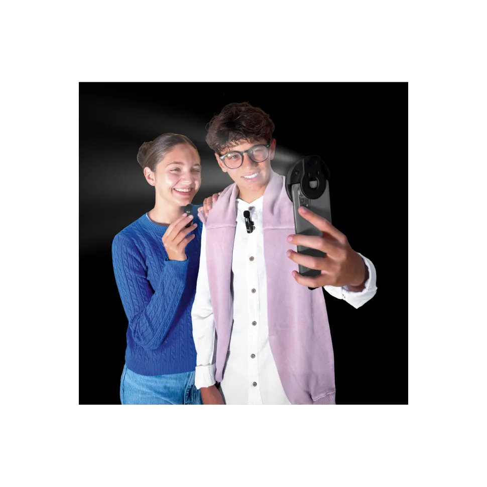 Kit réseau sociaux avec microphone cravate et anneau lumineux