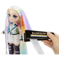 Rainbow High Studio de coiffure et Poupée Amaya Raine